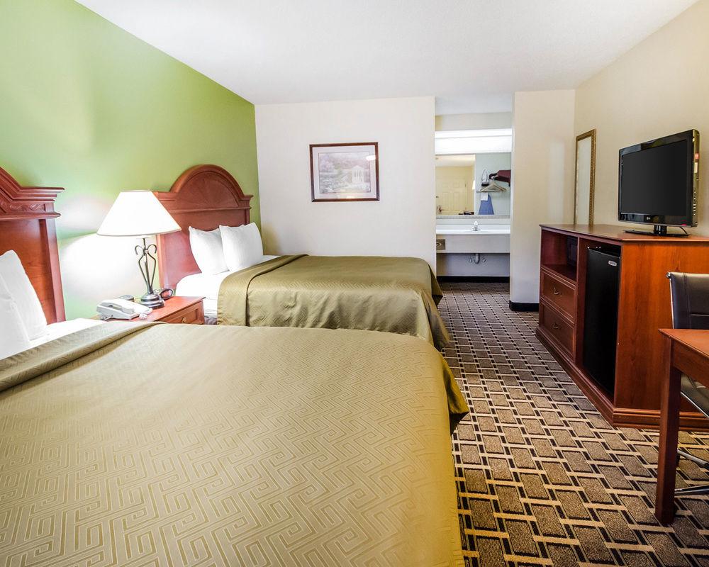 Econo Lodge Russellville Pet Policy