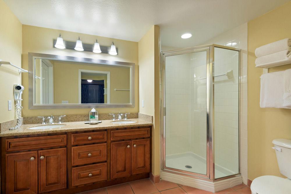 Hilton Grand Vacations Suites At Seaworld Pet Policy