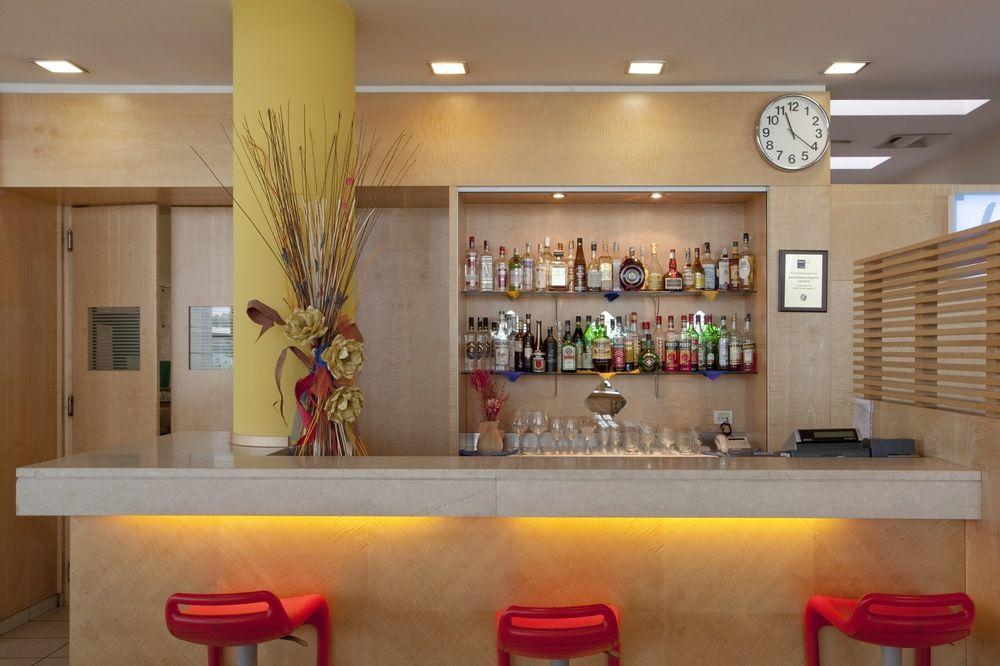 Holiday Inn Express Bologna Fiera Pet Policy