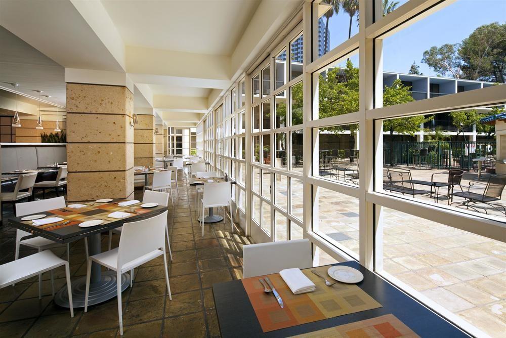 Sheraton Universal Hotel Pet Policy