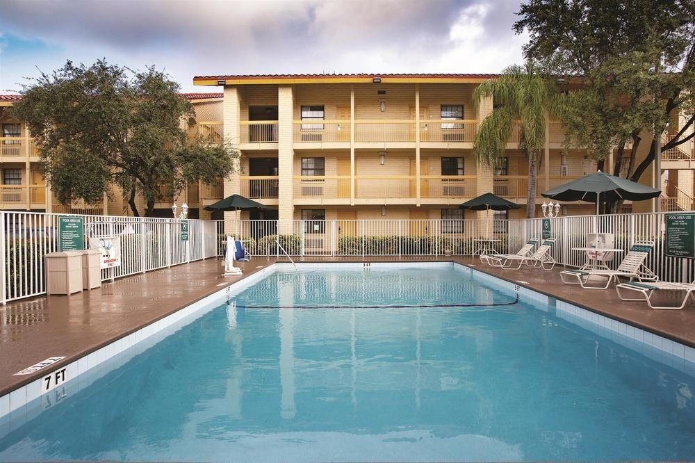 La Quinta Inn Miami Airport North Pet Policy