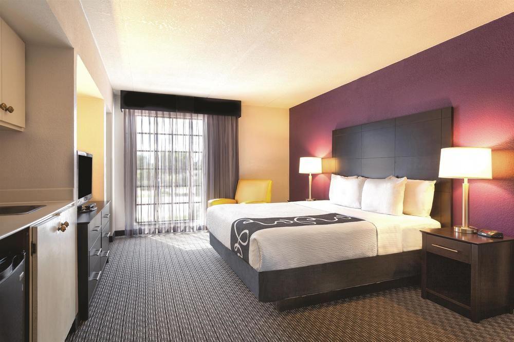 La Quinta Inn Miami Airport North Pet Policy