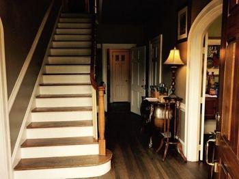 Pet Friendly Williamsburg Manor B&B