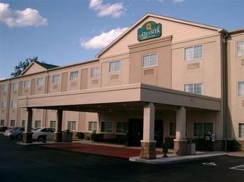 dog friendly hotels downtown louisville ky