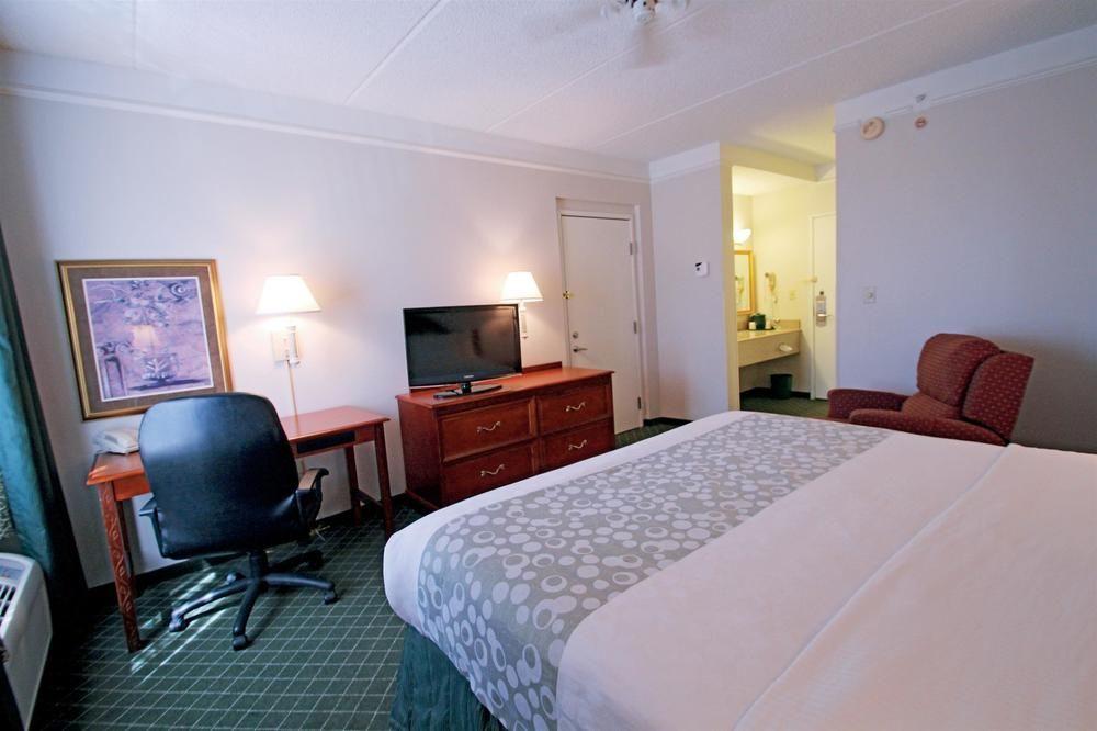 La Quinta Inn Suites Melbourne Pet Policy