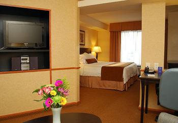 Fairfield Inn Suites Kelowna Pet Policy