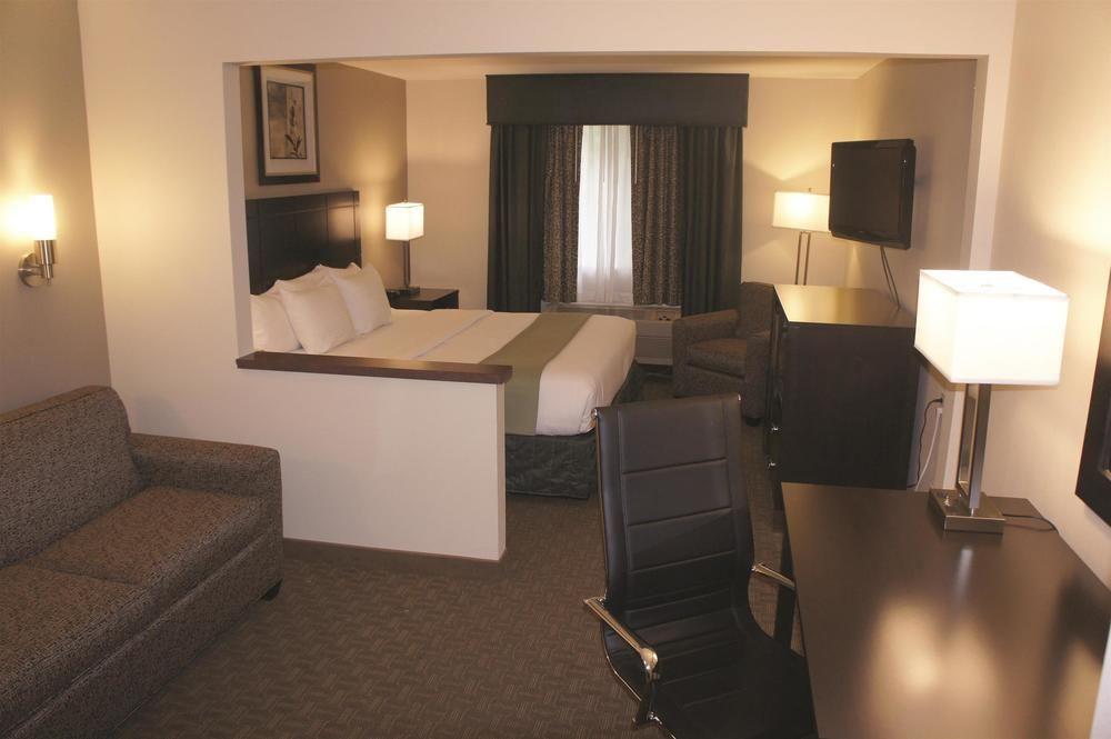 Pet Friendly Hotels In Lacey Wa Bringfido