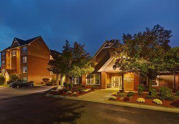 Pet Friendly Hotels In Livonia Mi Bringfido