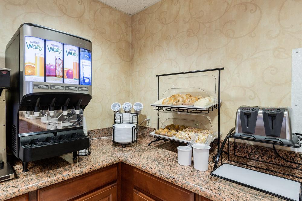 Rodeway Inn Hadley Amherst Pet Policy - 