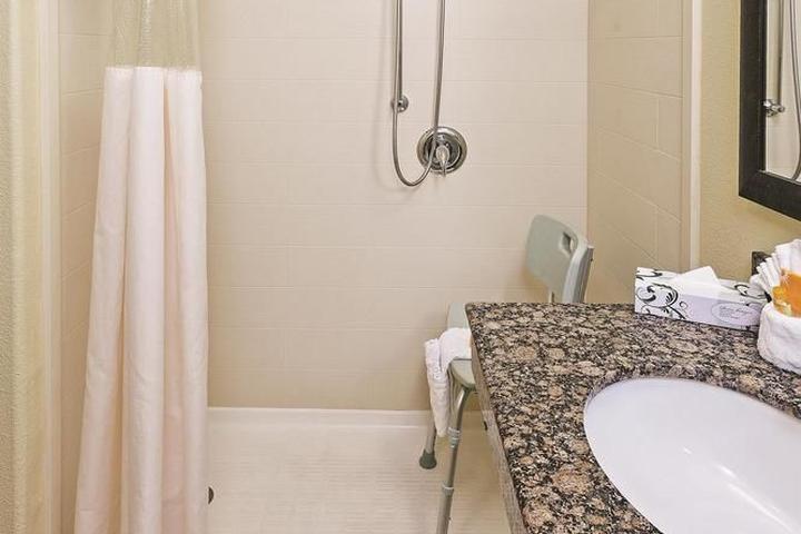 Pet Friendly Hotels In Bedford Tx Bringfido