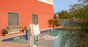 Holiday Inn Express Tampa Fairgrounds Pet Policy