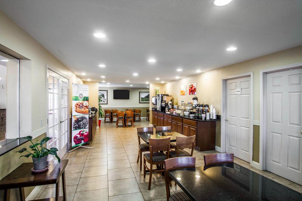 Quality Inn Holbrook Pet Policy