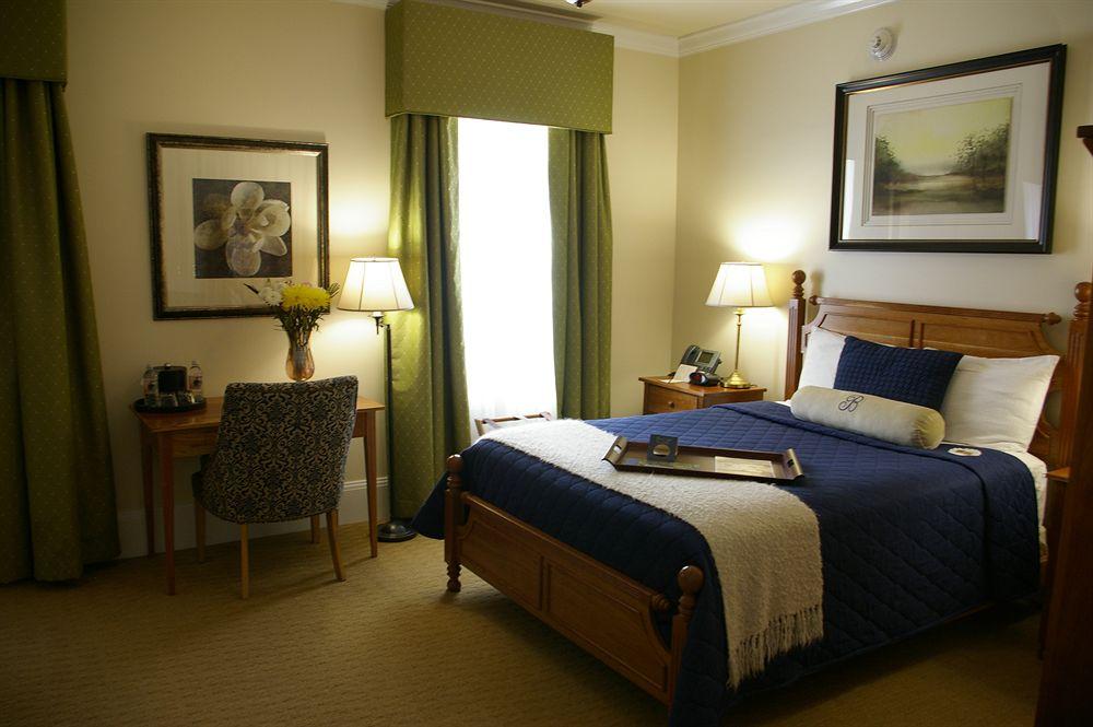 Historic Boone Tavern Hotel Restaurant Is Pet Friendly - 