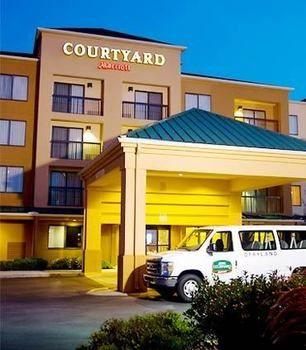 Courtyard Nashville Downtown Historic Detail Guest Comfortable