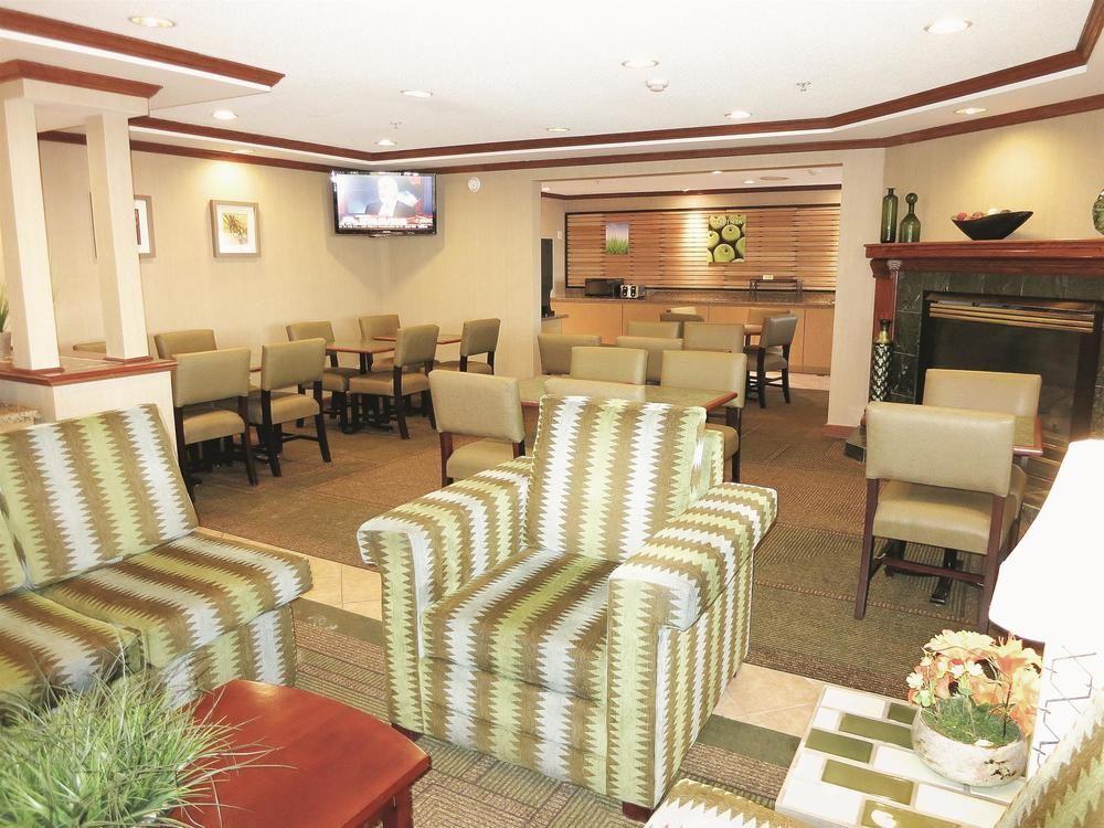 Pet Friendly Hotels In Brookfield Wi Bringfido