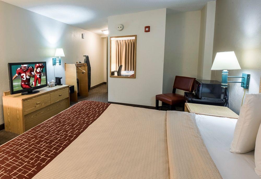 Red Roof Inn Plus Boston Mansfield Foxboro In Mansfield Hotel Rates Reviews On Orbitz