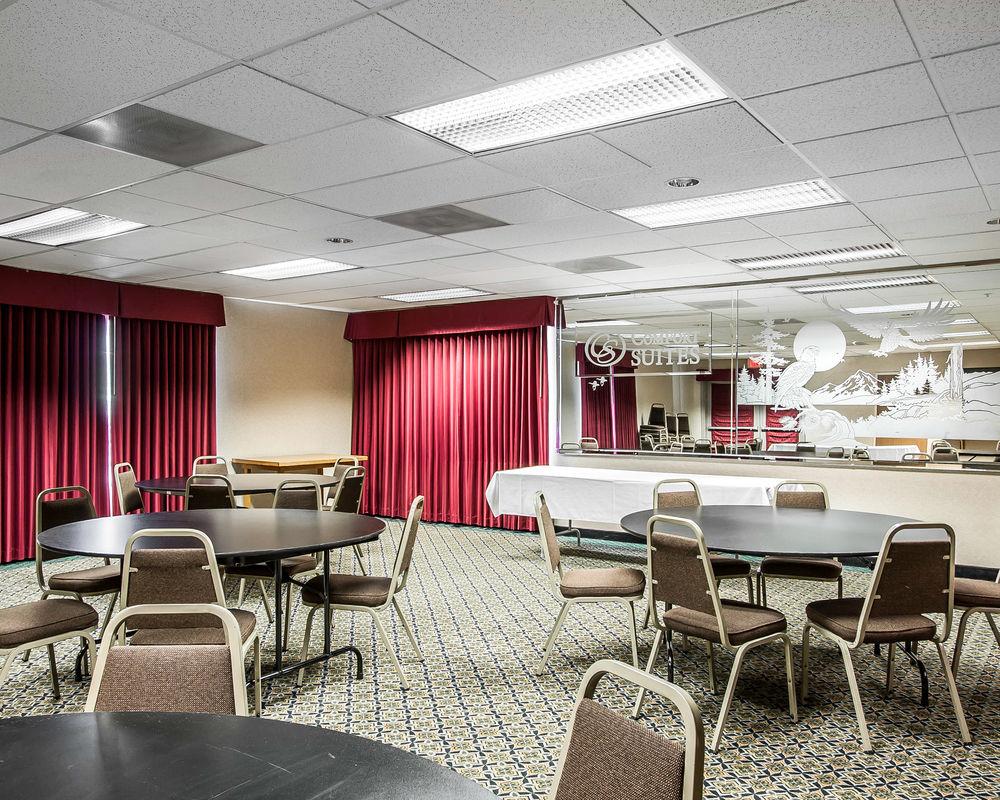 Comfort Suites Clackamas Pet Policy