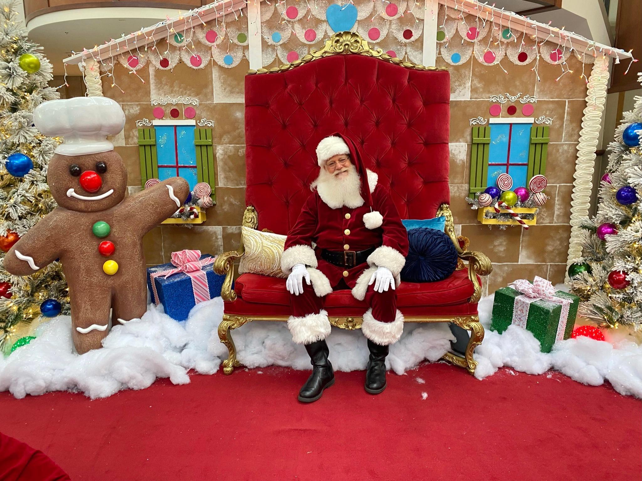Christmas Photos with Santa - Picture of Town Center at Cobb, Kennesaw -  Tripadvisor