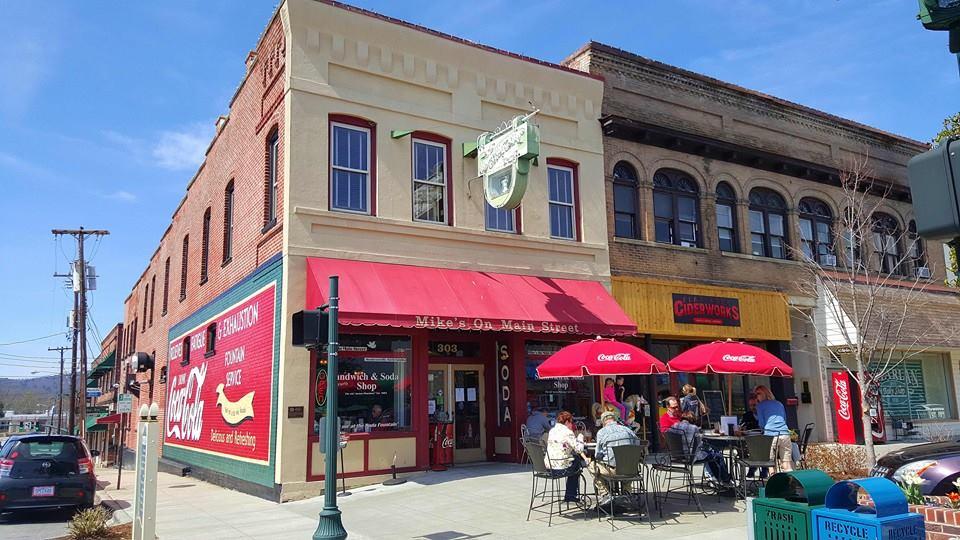 Paws for a Purpose at Mike's on Main