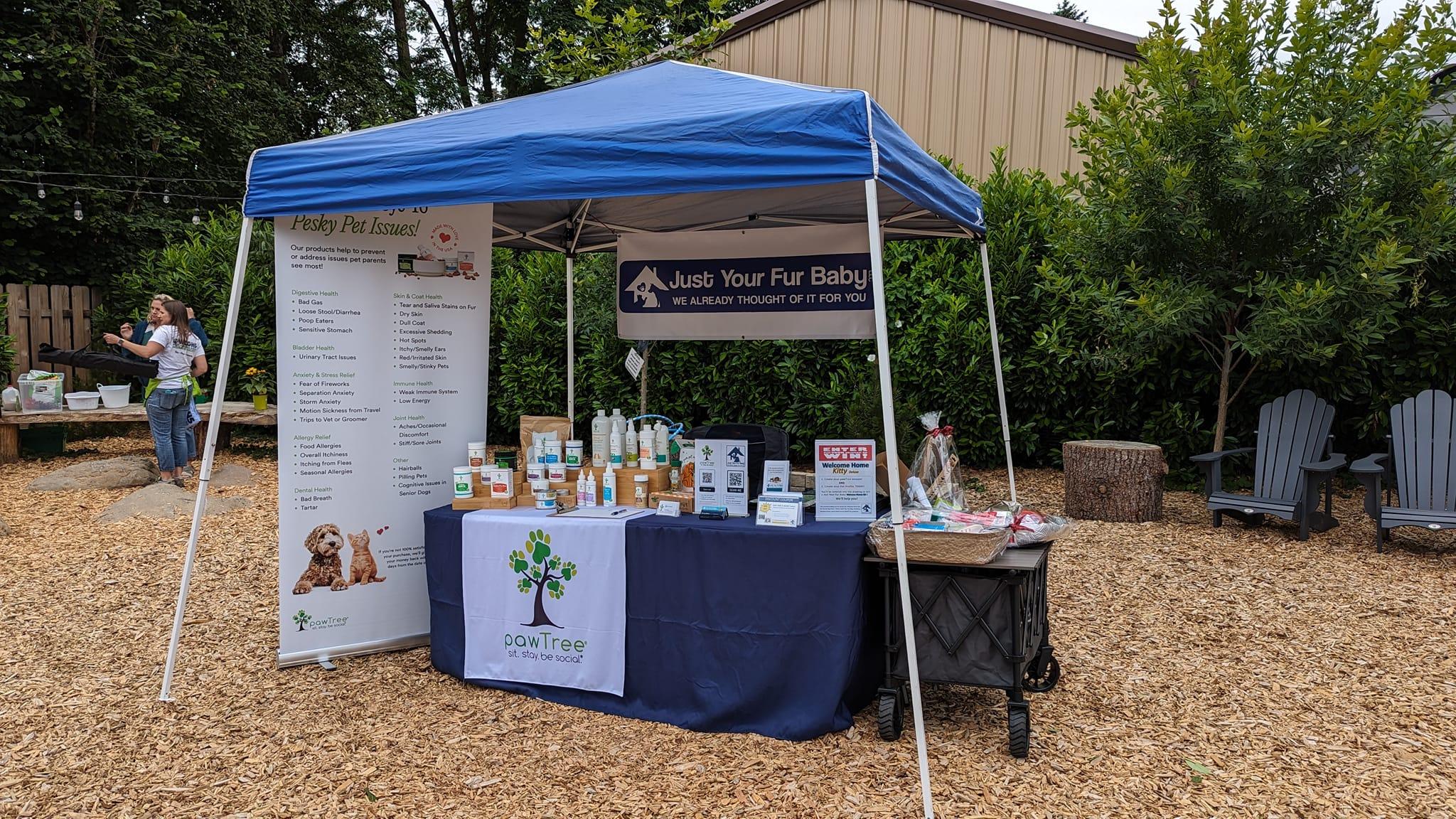 Pet Friendly DogPaw's Bark in the Park