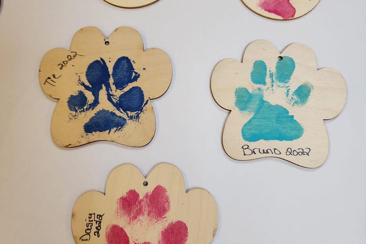 Pet Friendly Paw-resents & More - Happy Howlidays Craft Fair