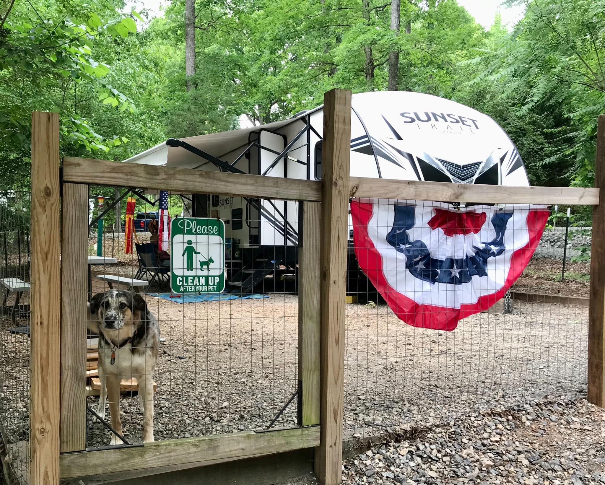 Pet Friendly Independence Day Weekend at 4 Paws Kingdom