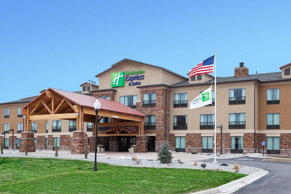 Pet Friendly Holiday Inn Express Hotel & Suites Lander an IHG Hotel