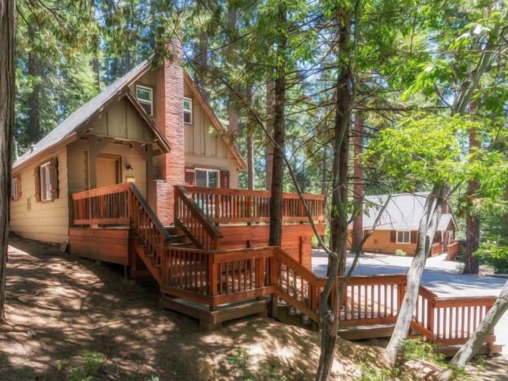 Pet Friendly Knotty Pines Cabins