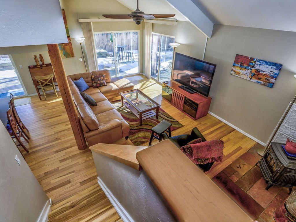 Boulder Cottage & Loft Pet Policy