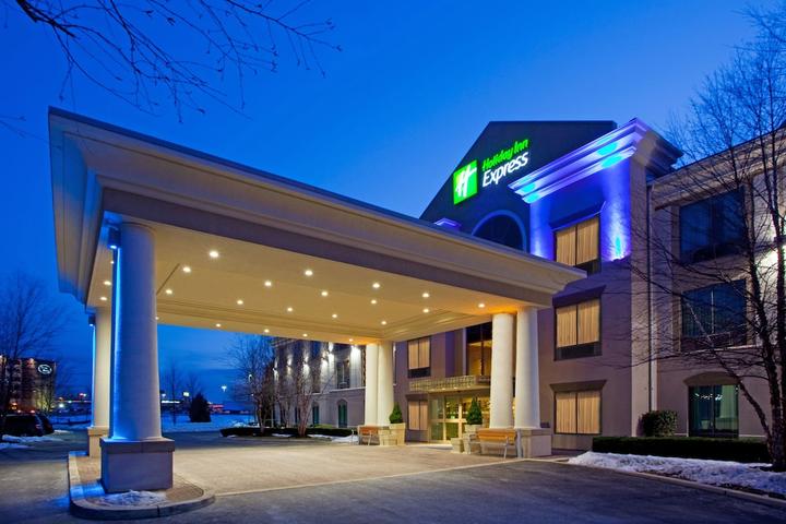 Pet Friendly Holiday Inn Express and Suites Hagerstown an IHG Hotel