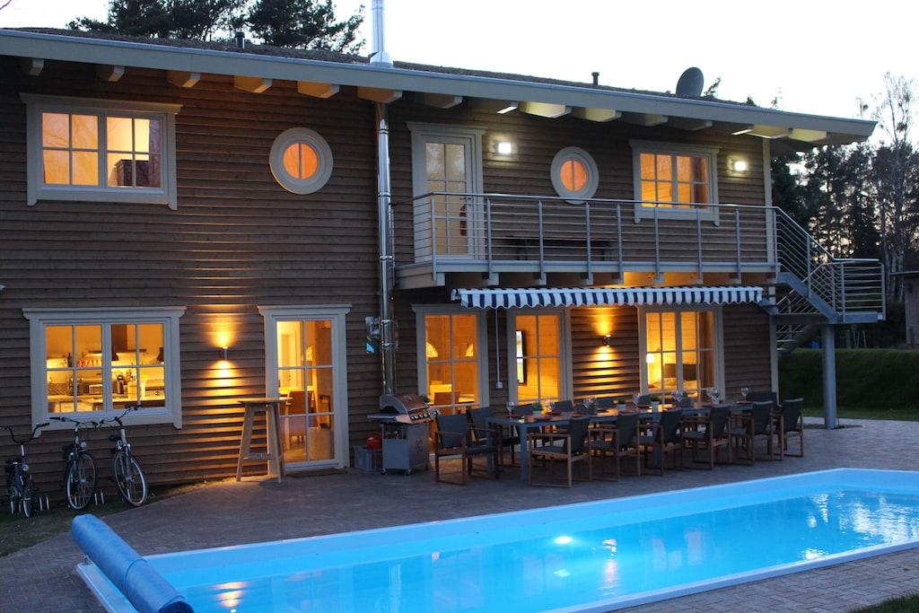 Pet Friendly Enchanting Villa with Heated Pool & Barrel Sauna