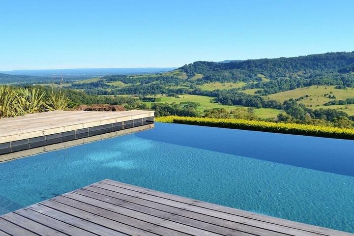 Pet Friendly House with Breathtaking Views Perfect for Getaways