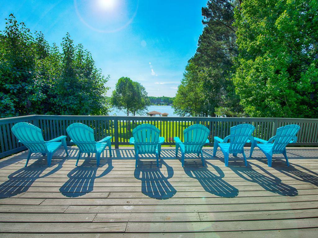 Waterfront Retreat with Private Dock at Lake Anna Pet Policy