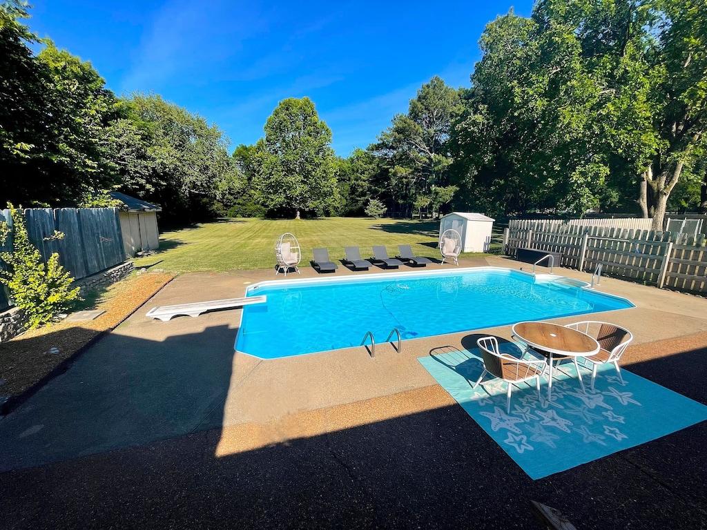 Pet Friendly Valley View Rancher in Nashville with Private Pool