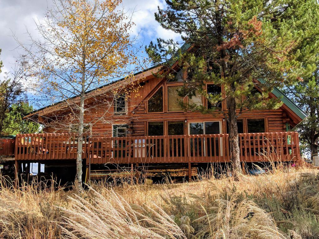 Pet Friendly Mather Cabin in Donnelly
