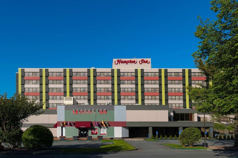 Pet Friendly Hampton Inn Boston Natick
