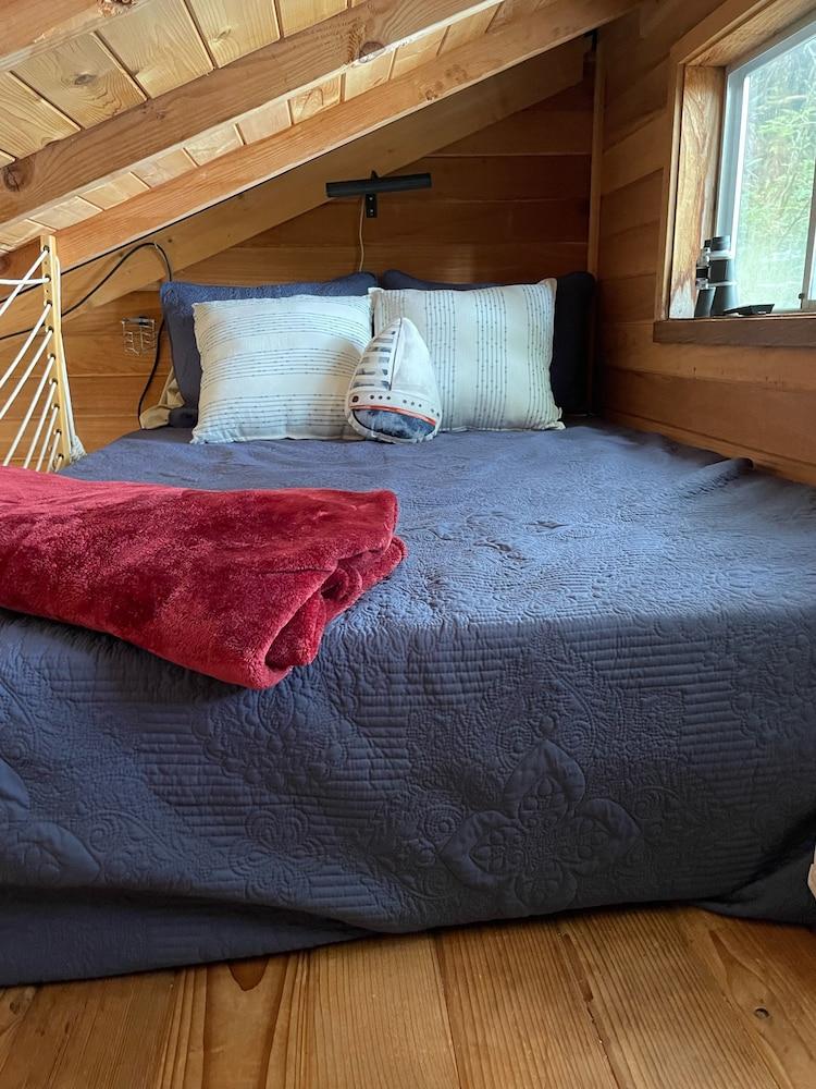 Pet Friendly Glamping on the Puget Sound
