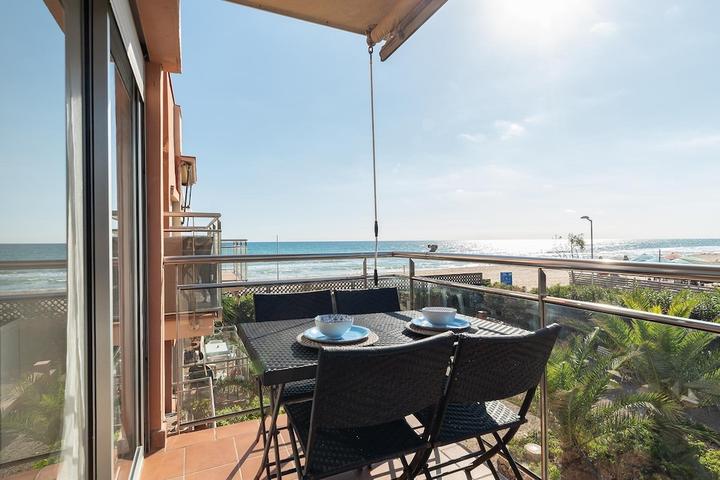 Pet Friendly Ocean View Apartment with Sea View & Pool