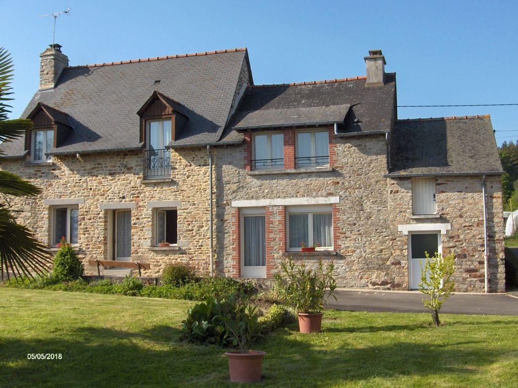 Pet Friendly VRBO Chateaubourg