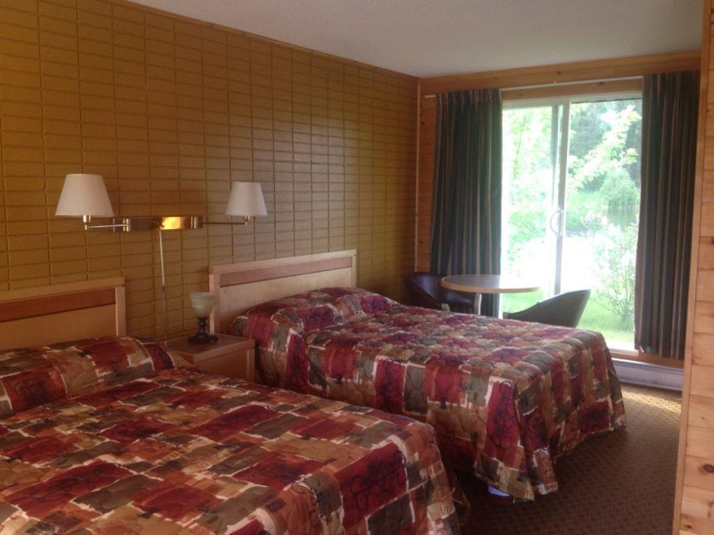 Pet Friendly Vacation Rentals In Falcon Lake Mb Bringfido