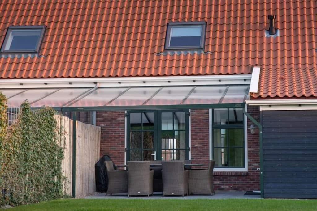 Pet Friendly Lovely Holiday Home in Colijnsplaat with Whirlpool