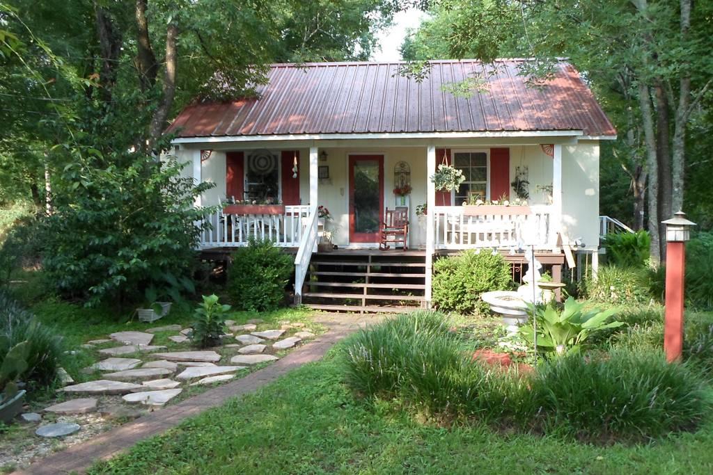 New Iberia Airbnb Rentals Pet Policy