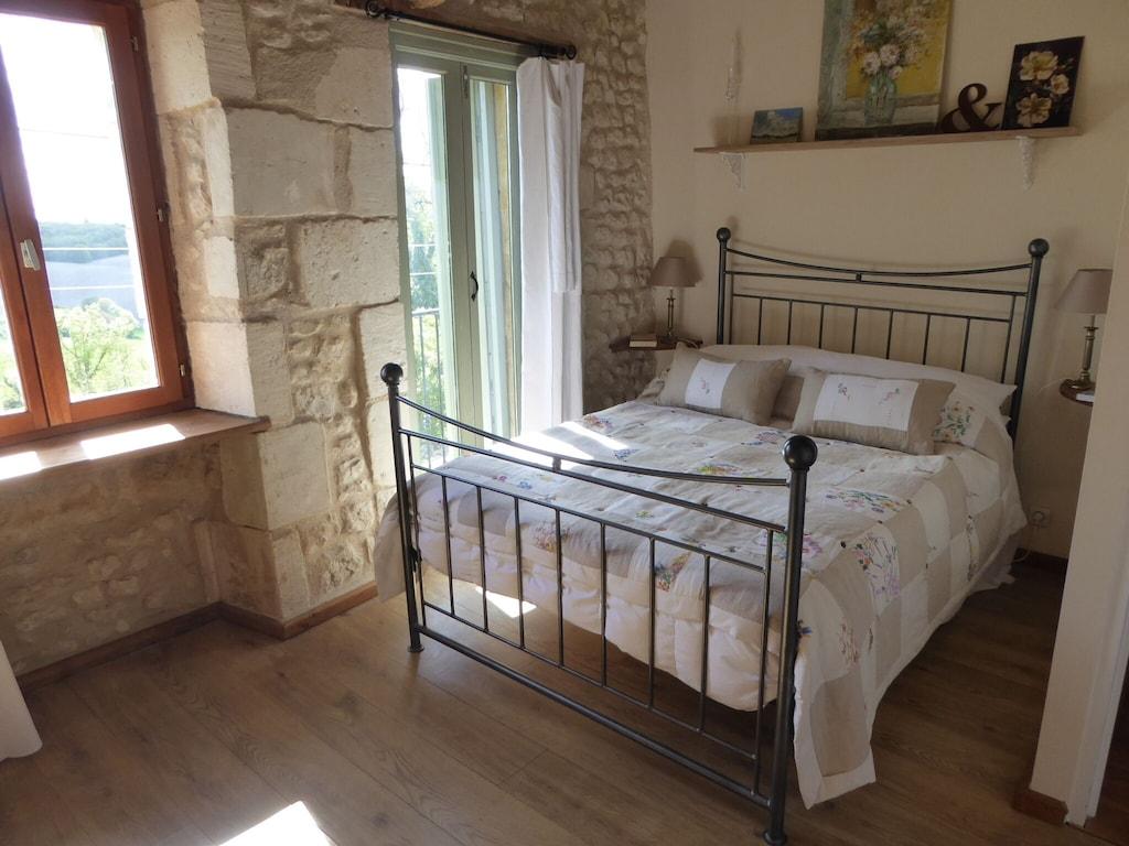 Pet Friendly 300 Year Old Stone Cottage