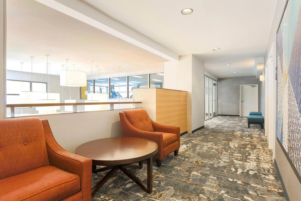 Hampton Inn And Suites Denver Tech Center Pet Policy