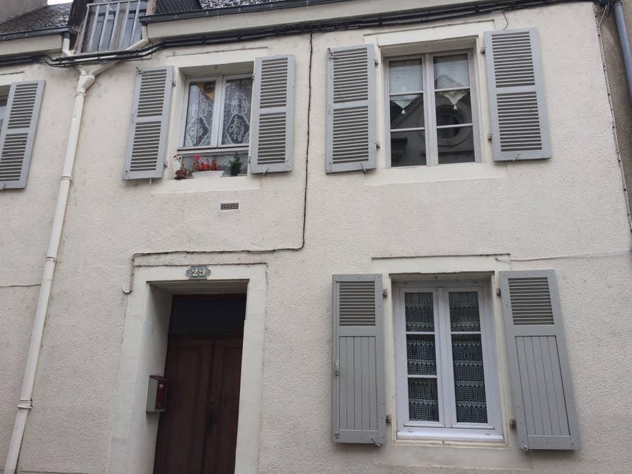 Pet Friendly Chateauroux Airbnb Rentals
