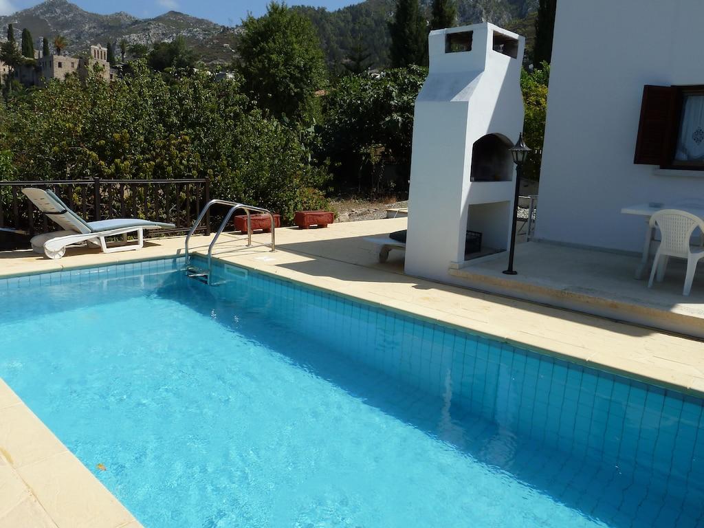 Pet Friendly Bellapais Villa with Private Pool & Fantastic View