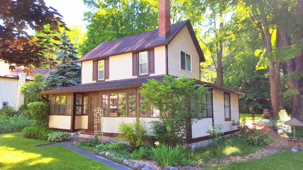 Alden Terrace Cottage Pet Policy