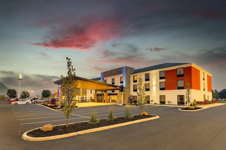 Pet Friendly Holiday Inn Express & Suites Troy an IHG Hotel