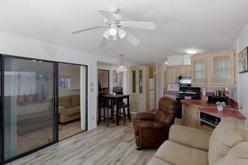 Lake Havasu Cabin with Mountain & Lake Views Pet Policy