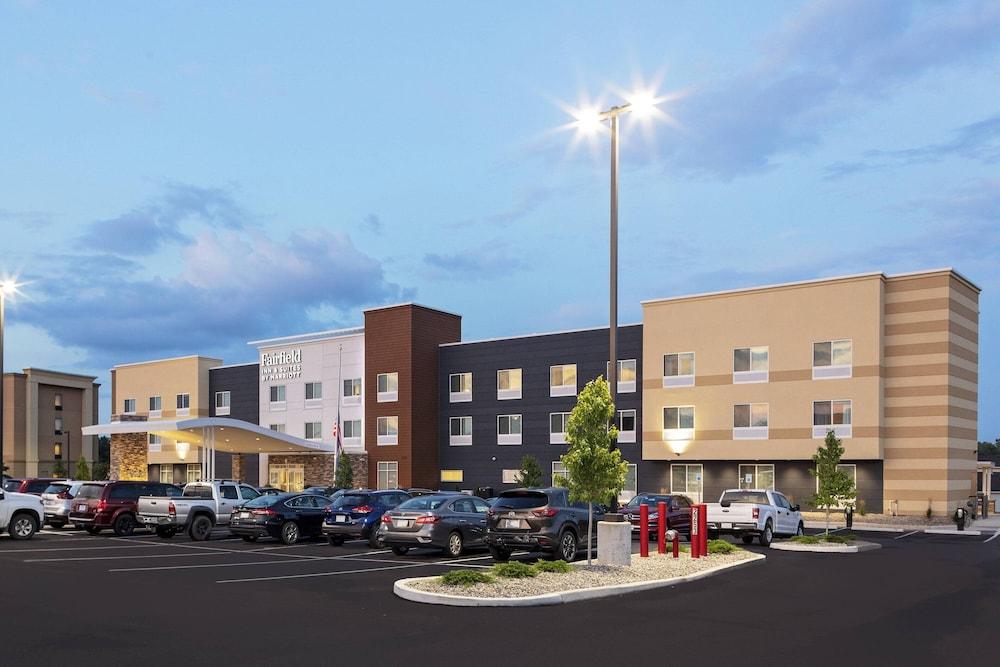 Pet Friendly Fairfield Inn & Suites by Marriott Indianapolis Greenfield